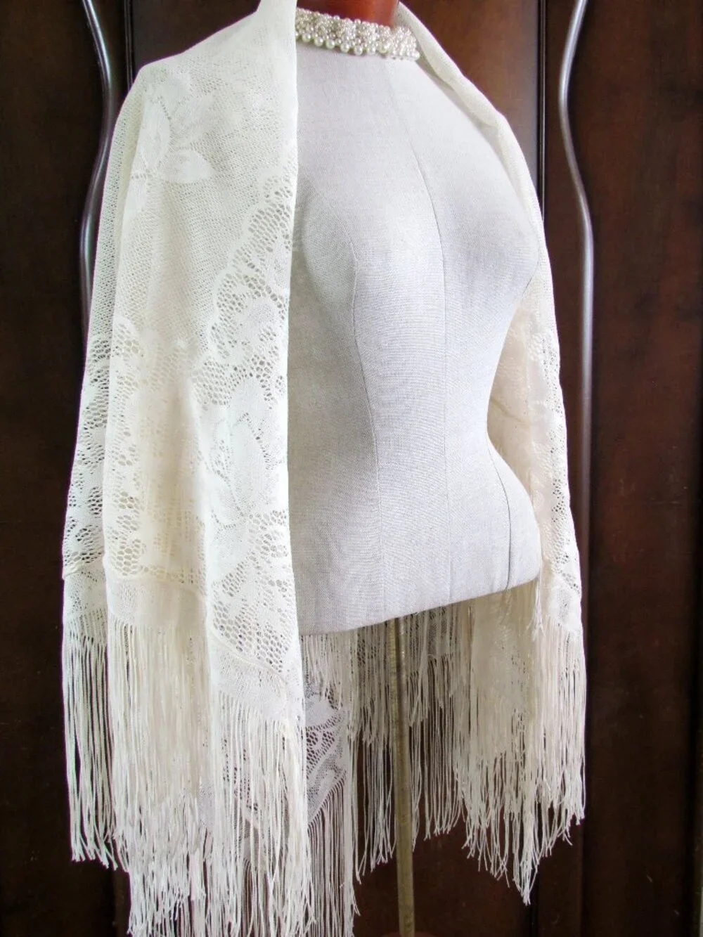 IVORY SHAWL, 55